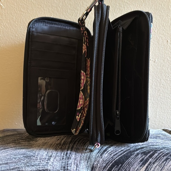 VERA BRADLEY WRISTLET WALLET - Picture 3 of 8